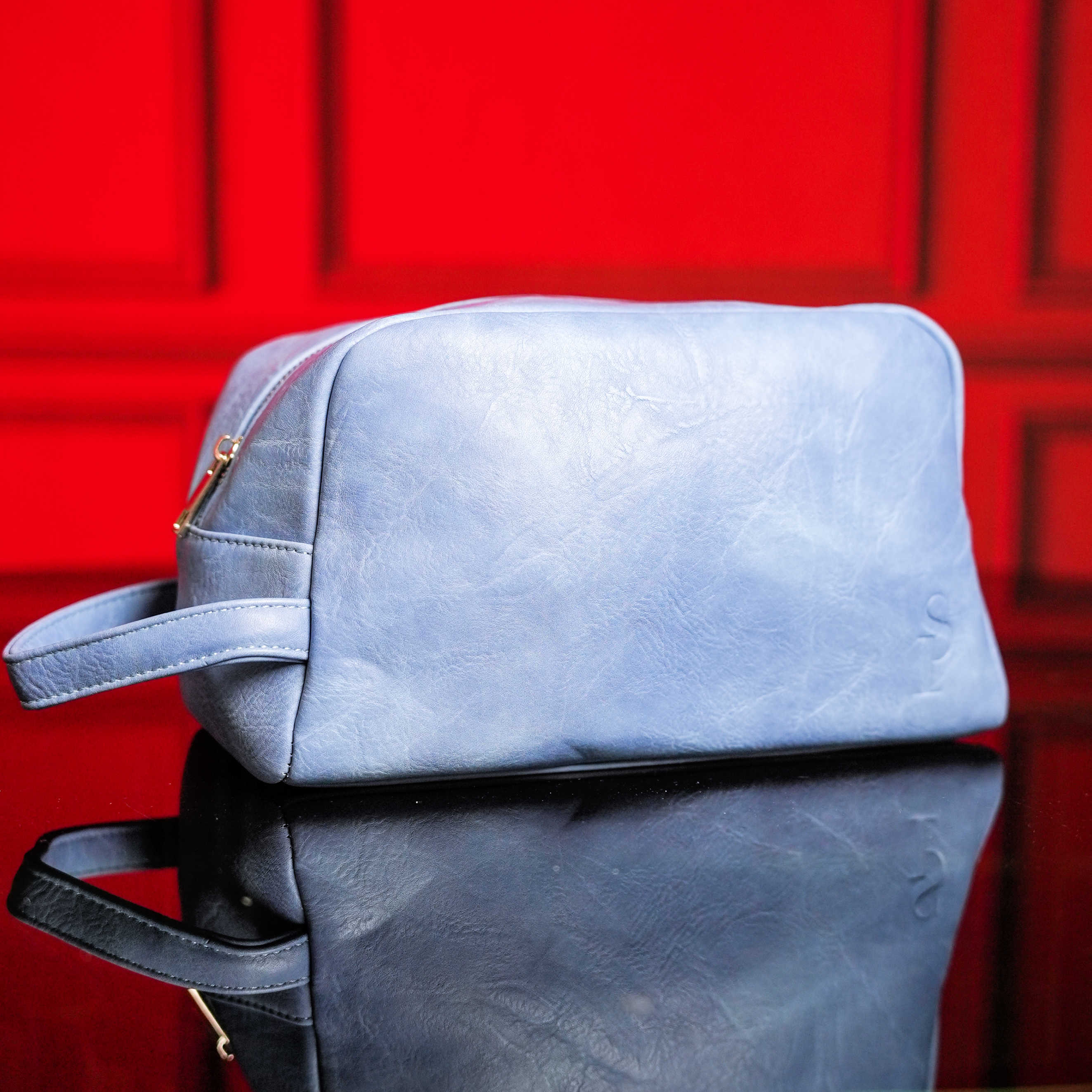 Baby Blue Leather Toiletry Bag - Sole Premise