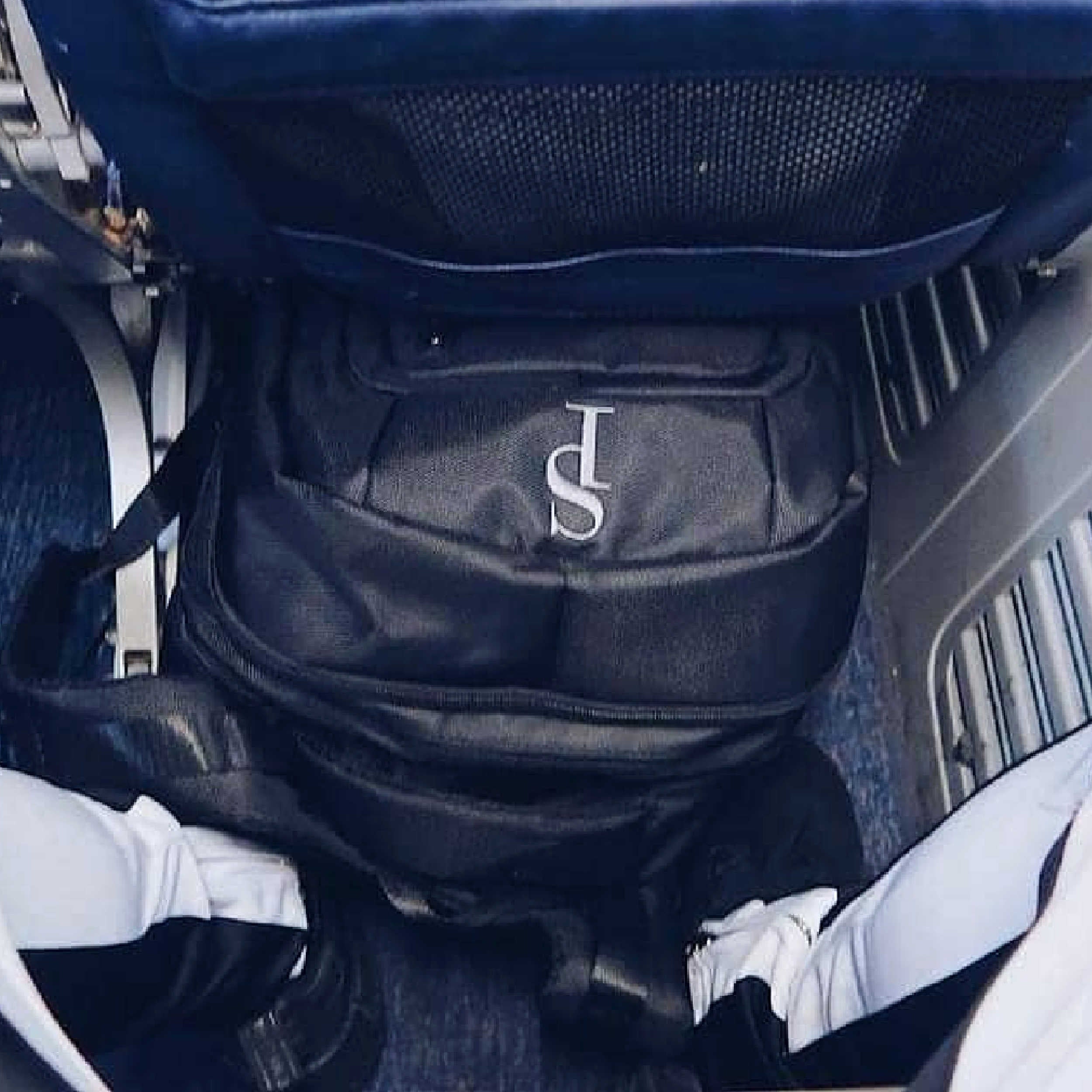 Mystery Signature Carry-on - Sole Premise