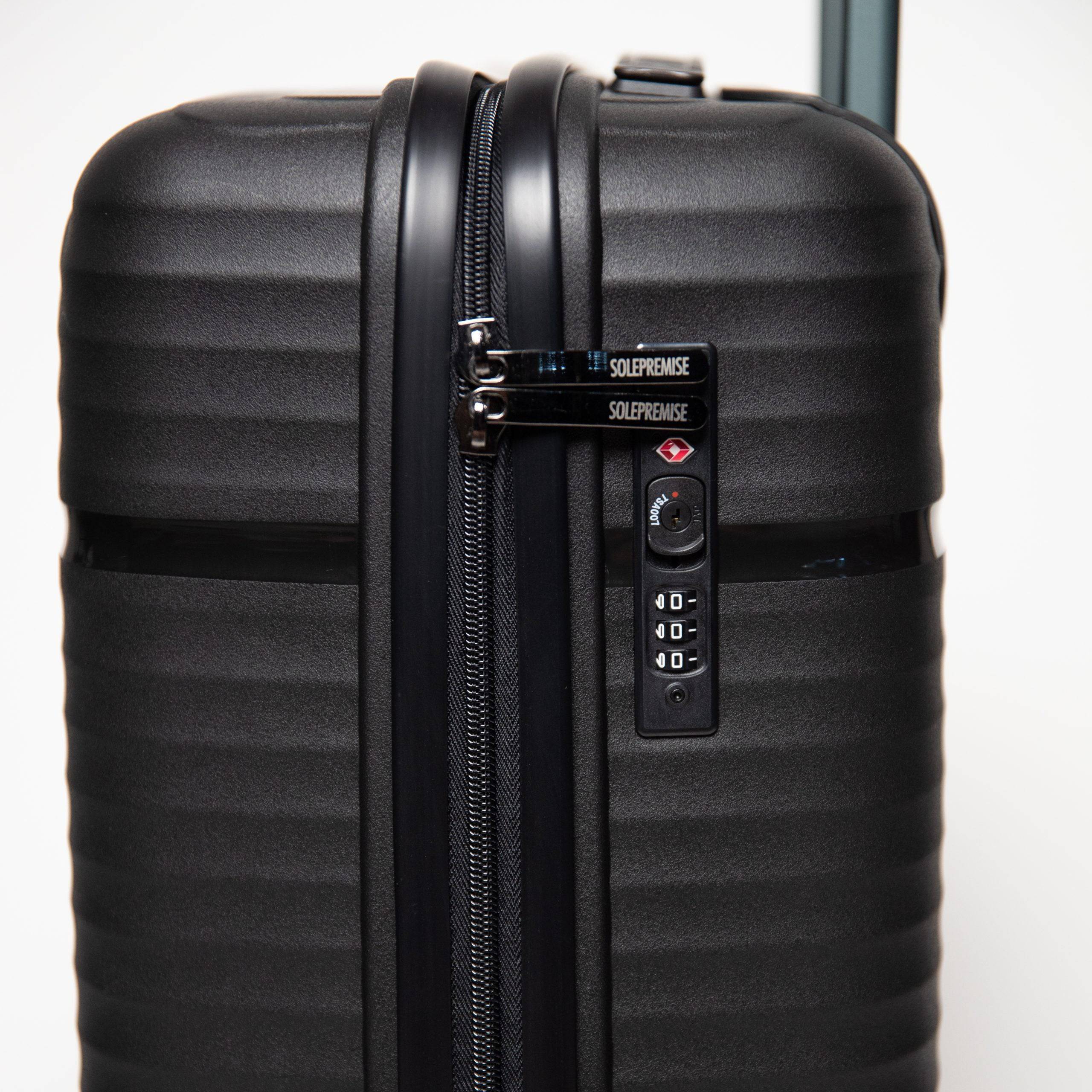 Hardcase Roller Luggage 20' with 360° Wheels & TSA Lock (Carry On) Sole Premise